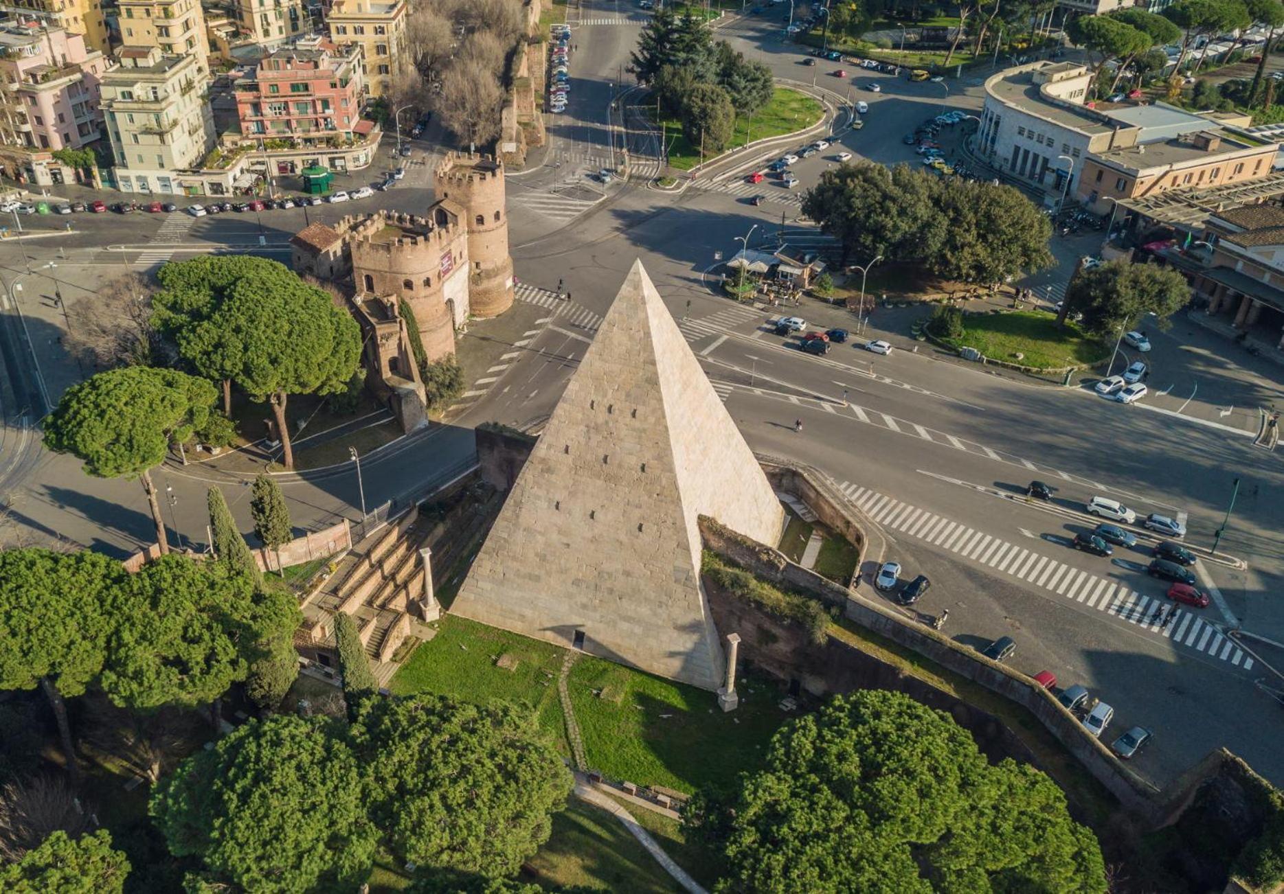 Piramide Deluxe Apartment Рим Экстерьер фото